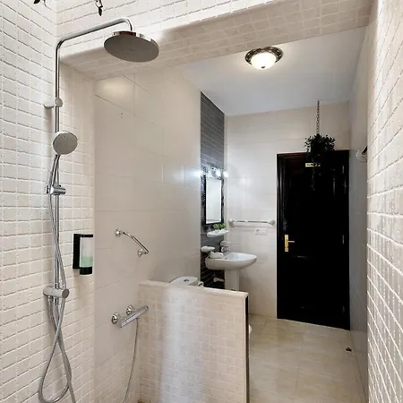 Guenia I 펜션 테기세